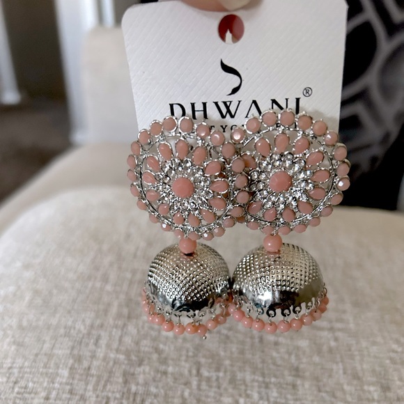 Pink and silver Indian Jhumka with faux pearl - Picture 1 of 2
